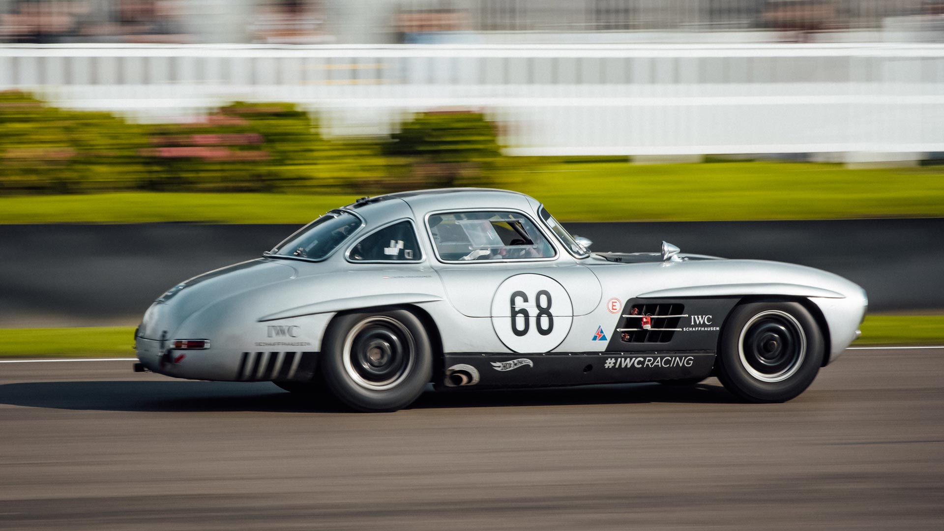 THE IWC RACING TEAM MAKES ITS COMEBACK ON THE GOODWOOD MOTOR CIRCUIT